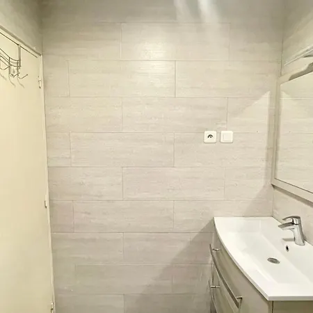 100m2, Moderne Et Luxueux 6 Personnes Apartment